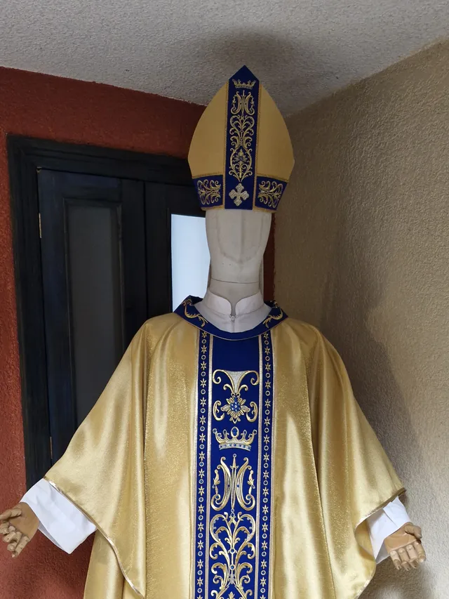 Casulla brocado seda / línea fina