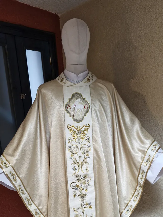 Casulla linea fina